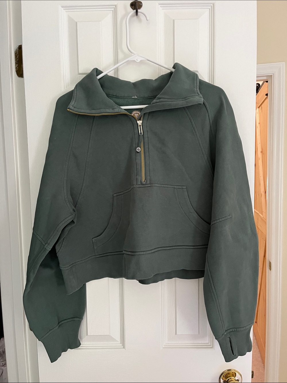 Lululemon Athletica Cropped Green Scuba with Gold Hardware